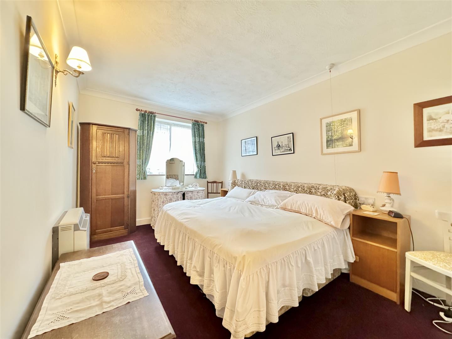 1 bed property in St. Helens Crescent, Hastings